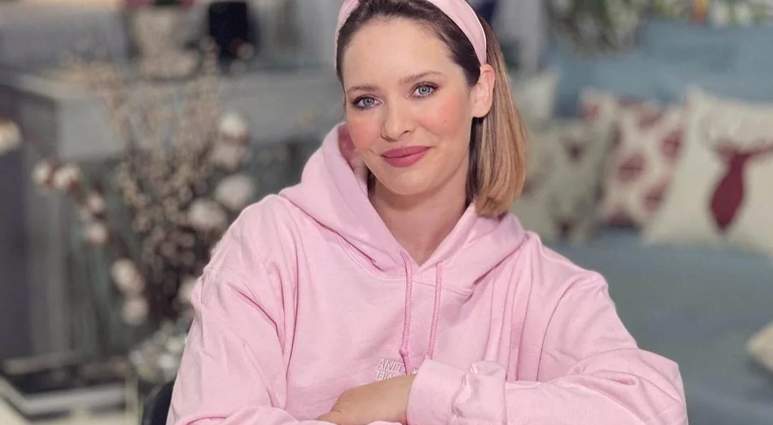 Ανίτα Μπραντ | Με τους τρεις γιους της κάτω από το χριστουγεννιάτικο δέντρο