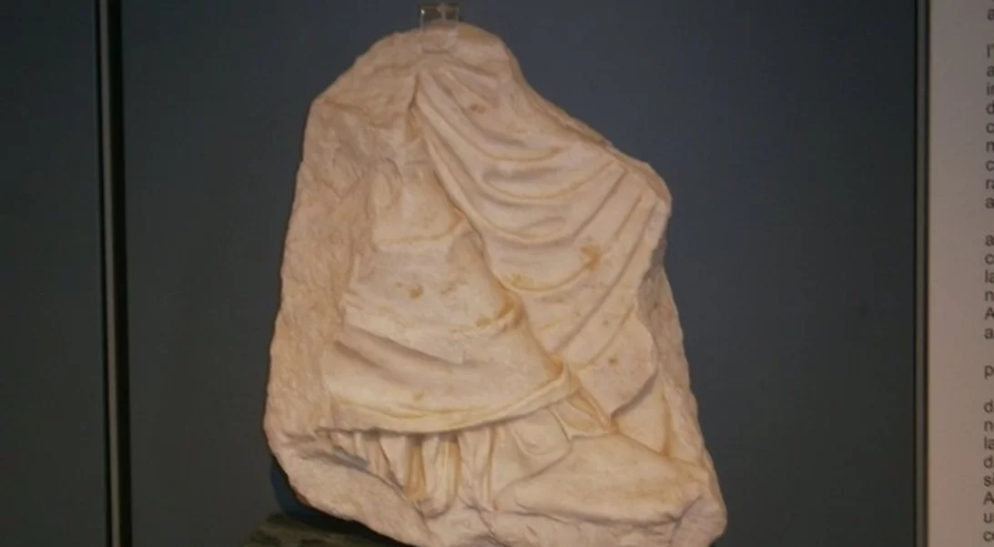 Επιστρέφει στην Ελλάδα θραύσμα του Παρθενώνα από το Μουσείο του Παλέρμο Antonino Salinas