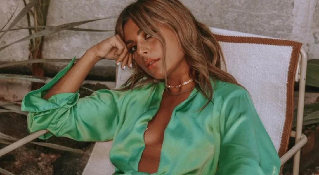 Η Ελευθερία Ελευθερίου ποζάρει με το μαγιό που φορούσε στο Survivor