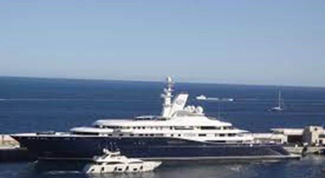 Σκιάθος: Στην ακτή "Μάραθα" ο σεΐχης του Κατάρ με το περίφημο "Al Mirqab"