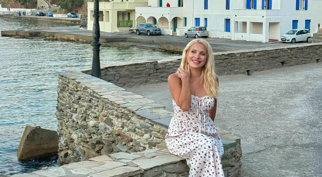 Ελένη Μενεγάκη | Το φωτογραφικό άλμπουμ από τις διακοπές της στην Άνδρο