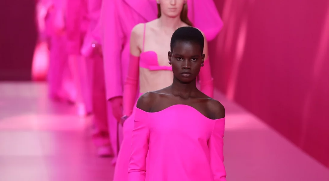 H συλλογή Valentino FW'22 είναι αφιερωμένη στο ροζ