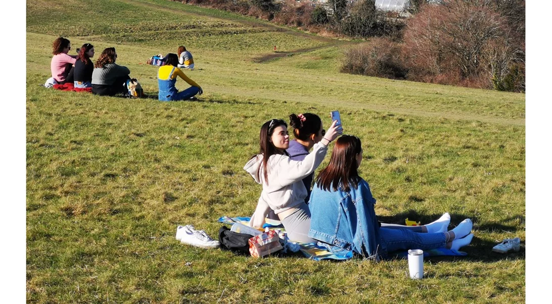 Τι να φορέσεις για να πας για πικ-νικ την άνοιξη