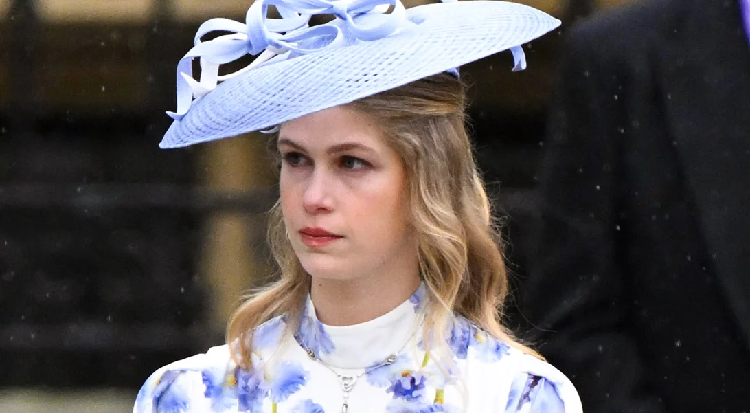 Βασίλισσες, πριγκίπισσες & Πρώτες Κυρίες | Οι κομψές εμφανίσεις τους στη στέψη του Καρόλου