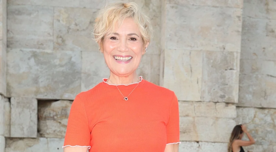 Με μαγιό χωρίς ίχνος ρετούς η Κωνσταντίνα Μιχαήλ στην παραλία