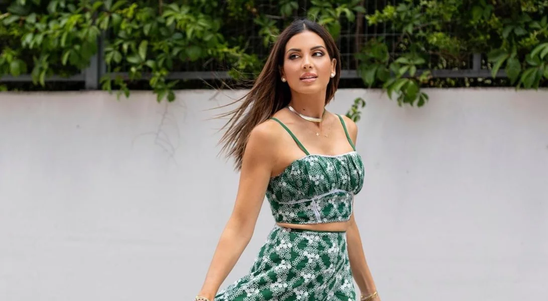 Η Σταματίνα Τσιμτσιλή ταξίδεψε στη Σύμη | Η τρυφερή φωτογραφία με τα τρία παιδιά της στη θάλασσα