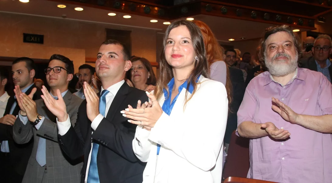 Σπάνια εμφάνιση των διδύμων Καραμανλή | Πόσο μεγάλωσαν ο Αλέξανδρος και η Αλίκη