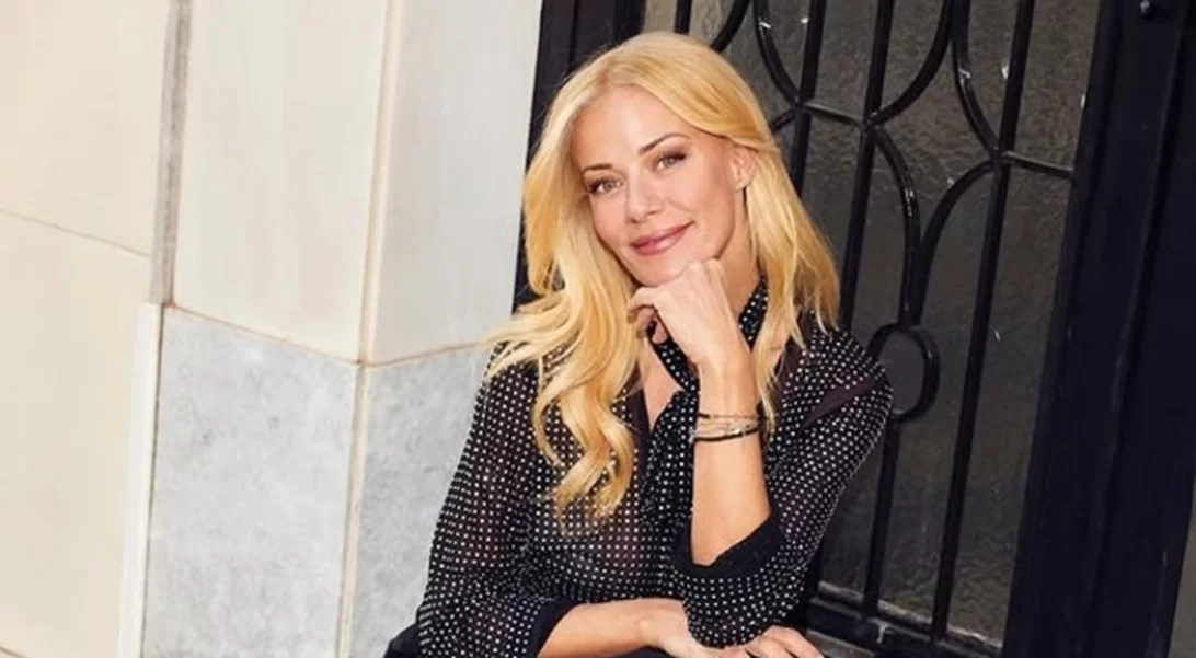 Ζέτα Μακρυπούλια | Με faux bob χτένισμα, για να πειραματιστείς με το καρέ χωρίς να κόψεις τα μαλλιά σου