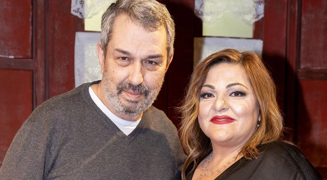 "Το κάπνισμα και οι κακίες βλάπτουν σοβαρά την υγεία" | Το πρώτο μήνυμα της Βίκυς Σταυροπούλου για την υγεία του Χρήστου Χατζηπαναγιώτη