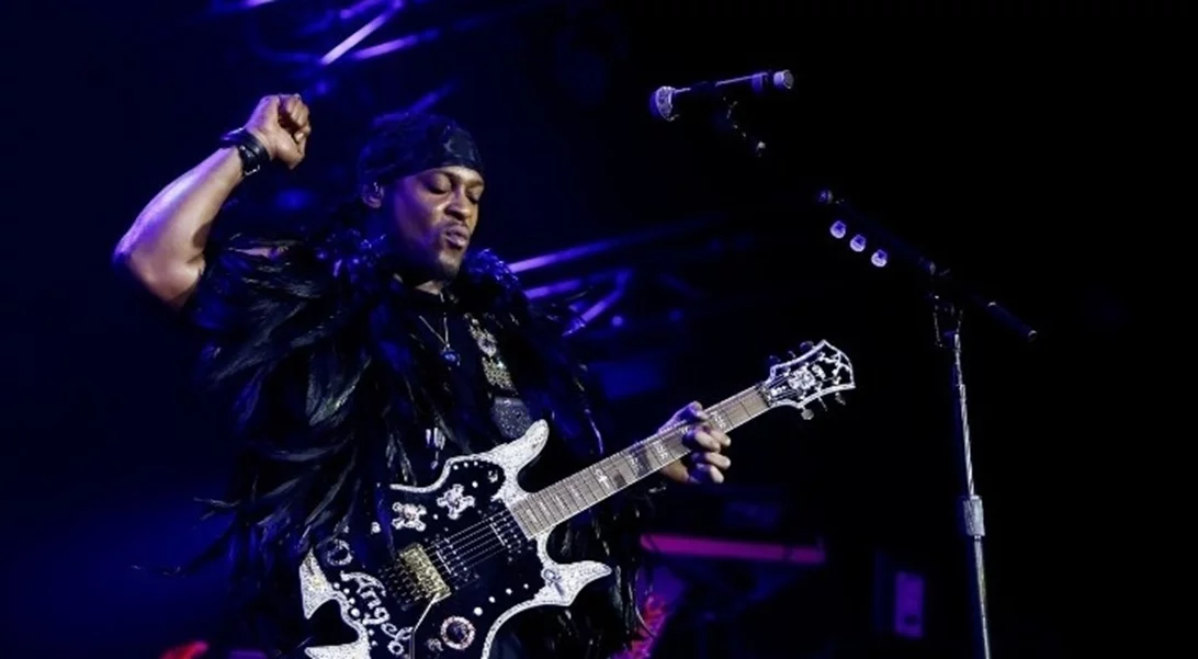 D'Angelo | Ο θρύλος της R&B έφυγε από τη ζωή. Το συγκινητικό "αντίο" από αστέρες της μουσικής