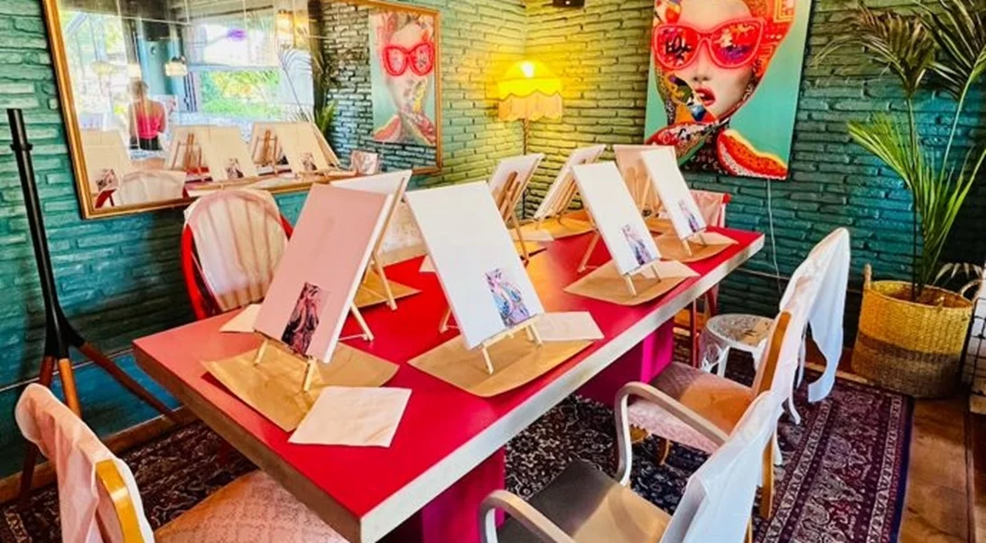 "Tipsy Art Nights" η νέα τάση για ένα δημιουργικό και χαλαρωτικό απόγευμα στην Ραφήνα