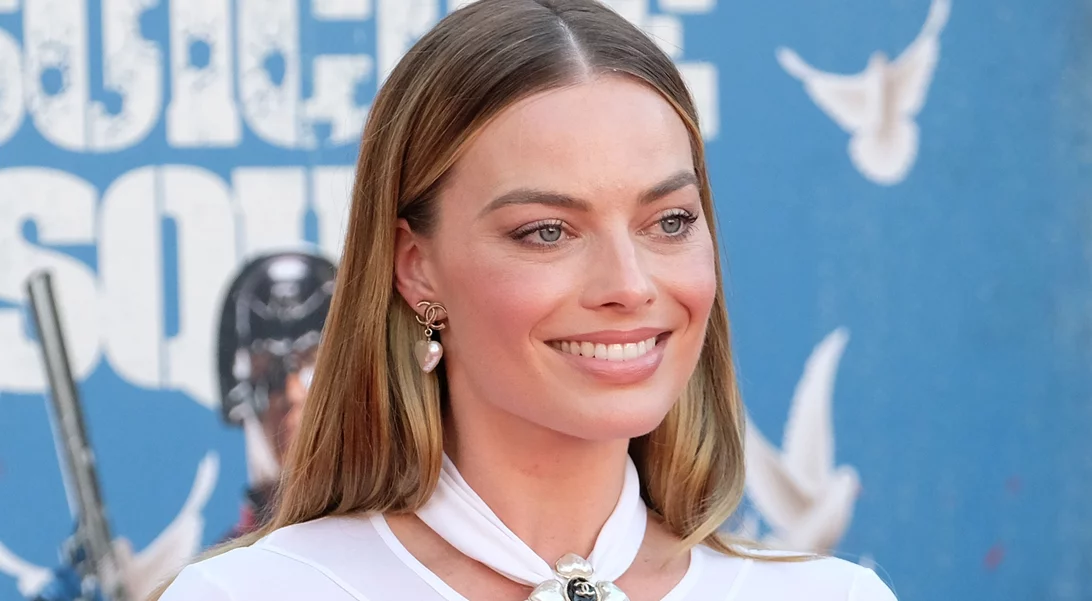 3 σέξι, γιορτινά χτενίσματα που θα αναβαθμίσουν ακόμα και το πιο απλό ντύσιμο