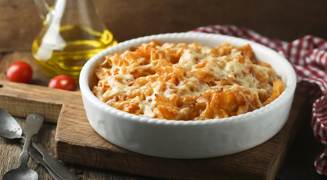 Τι να μαγειρέψω σήμερα; Η απόλυτη συνταγή για μακαρονάδα φούρνου με κόκκινη σάλτσα