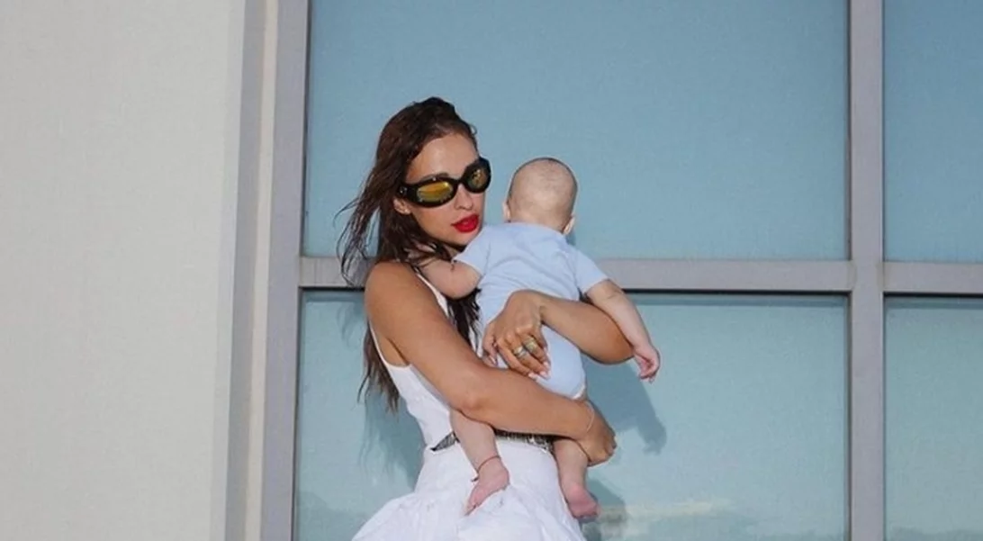 Cuteness overload | Ο 6 μηνών γιος της Ελένης Φουρέιρα μοιάζει με κρουασανάκι