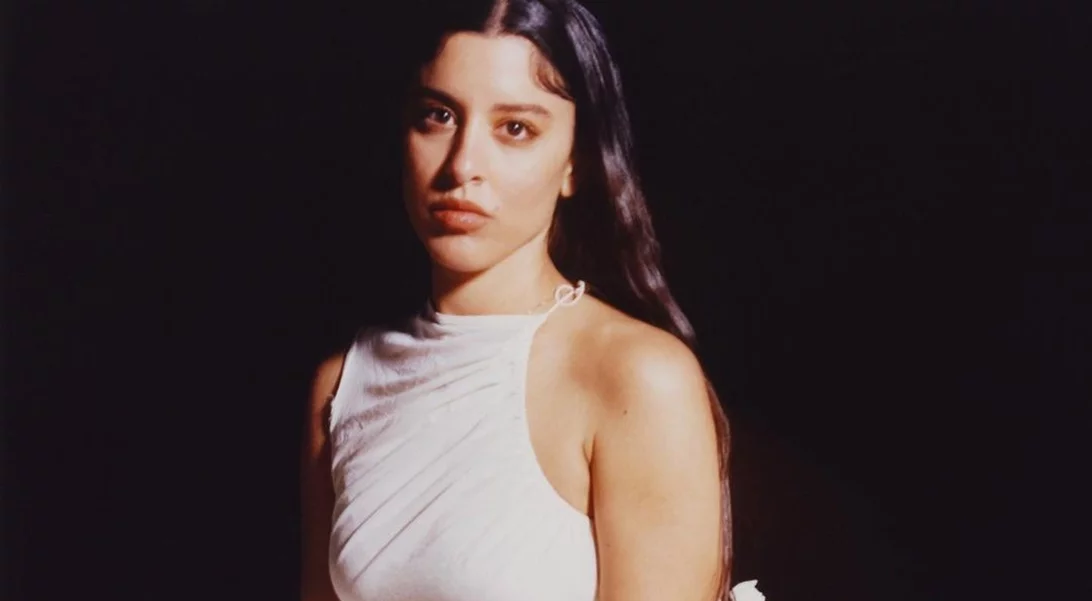 Η Μαρίνα Σάττι θα εκπροσωπήσει την Ελλάδα στη Eurovision - Ποια είναι η τραγουδίστρια που έκανε πάταγο με τη Μάντισσα