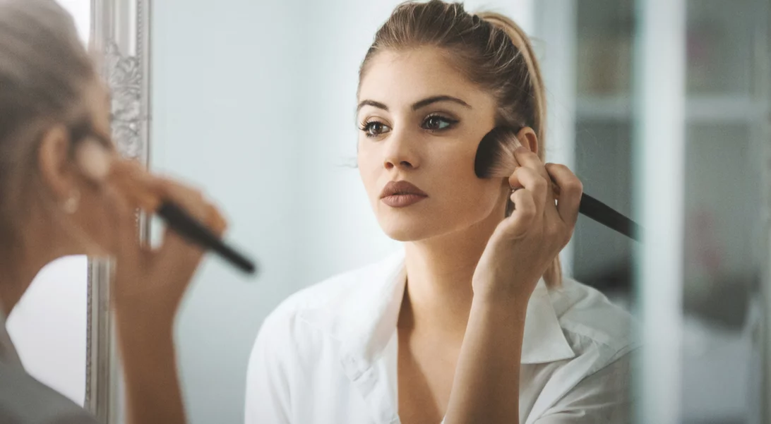 Έχεις ρυτίδες; Αυτή είναι η καλύτερη συμβουλή μακιγιάζ που θα ακούσεις ποτέ