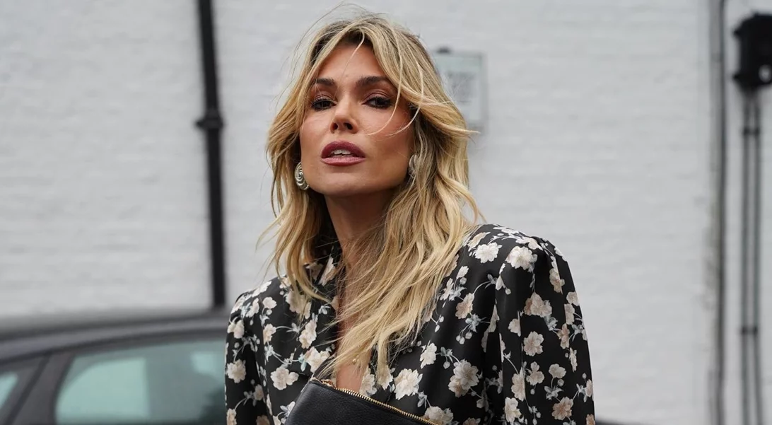 Το χρυσό κολάν από τη συλλογή της Βάσιας Κωσταρά που θα σε πείσει να μην φορέσεις φόρεμα