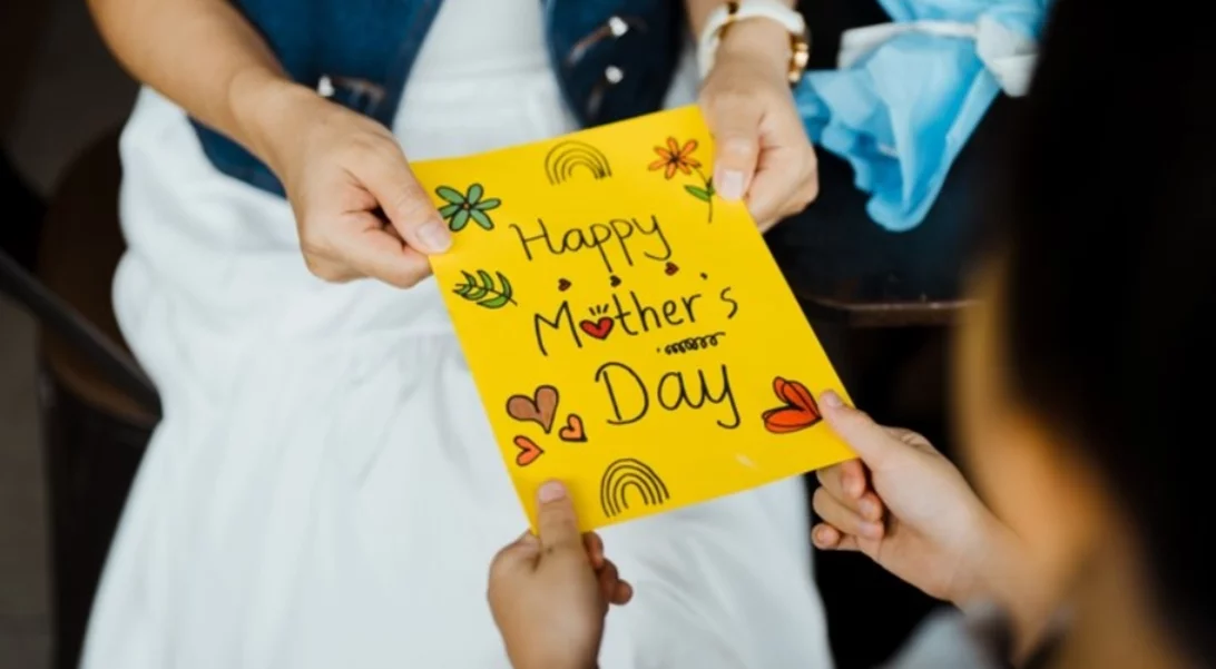 Γιορτή της Μητέρας: Το Doodle της Google είναι αφιερωμένο σε όλες τις μαμάδες του κόσμου