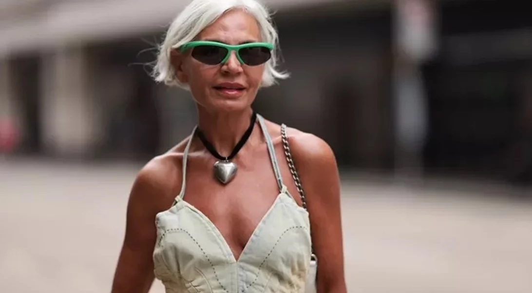 Καλοκαίρι 2025 | Τα μαγιό που ξεχωρίζουν φέτος οι γυναίκες άνω των 50