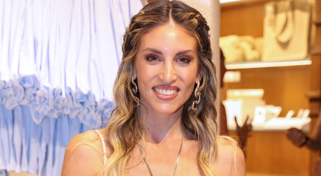 Η Αθηνά Οικονομάκου συνδύασε με στιλ τα παπούτσια που δεν θα φορούσε ποτέ η Victoria Beckham