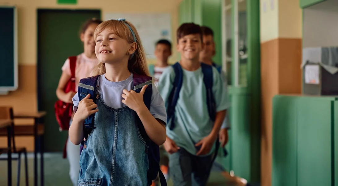 3 φράσεις που κάνουν το παιδί να ανυπομονεί για το σχολείο