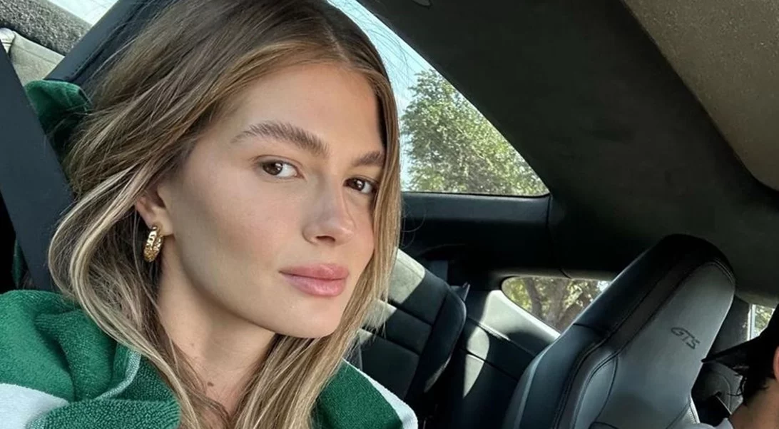 Η Αμαλία Κωστοπούλου επιλέγει τη γυμναστική που λατρεύουν όλες οι celebrities