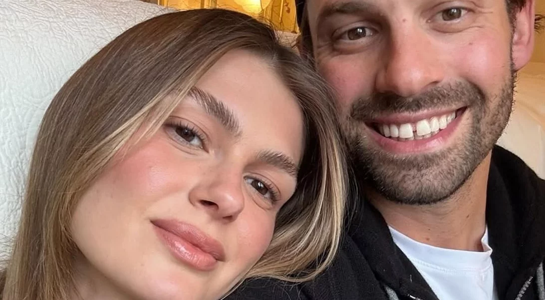 Αμαλία Κωστοπούλου | Ρομαντικό δείπνο για την Ημέρα των Ευχαριστιών στην αγκαλιά του Jake Medwell