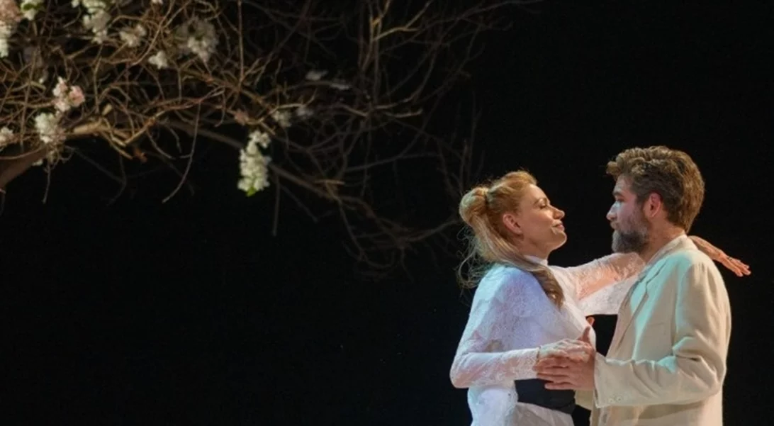 "Πλατόνοφ" του Τσέχωφ σε σκηνοθεσία Adolf Shapiro στο Δημοτικό Θέατρο Πειραιά