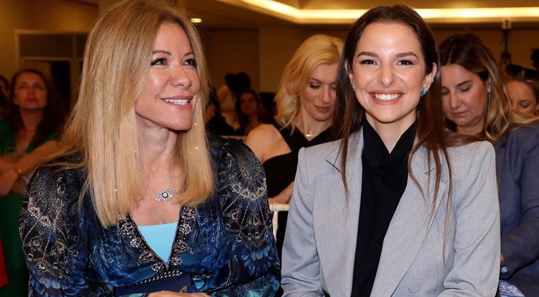 Εριέττα Κούρκουλου Λάτση | Νεογέννητο στην αγκαλιά της Μαριάννας Λάτση - Σπάνια φωτογραφία