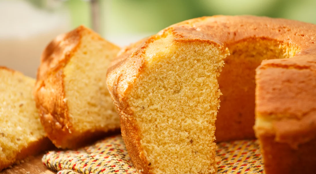 Πώς θα εντάξεις στη διατροφή σου το τσουρέκι ή το κέικ με υγιεινό τρόπο;