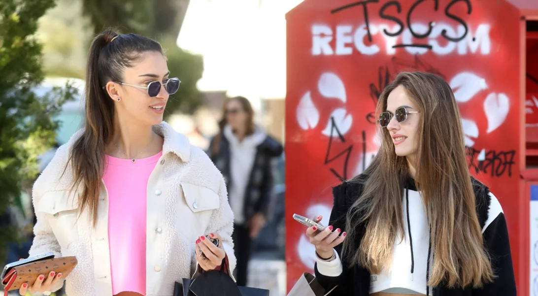 Άννα και Τέα Πρέλεβιτς | Τι φόρεσαν οι αδελφές για να κάνουν τα ψώνια τους