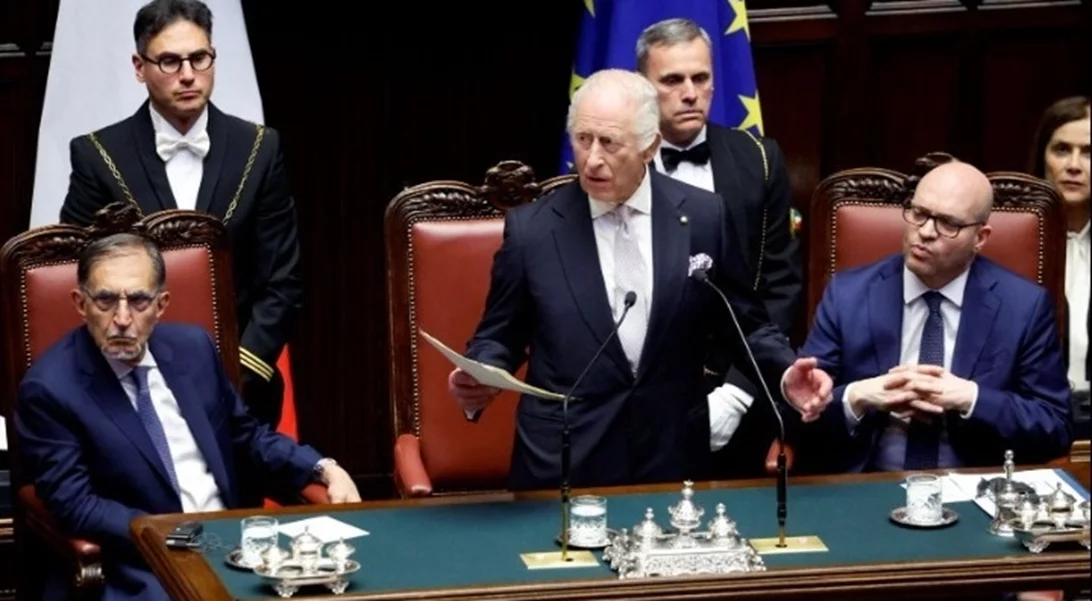 "Η ειρήνη δεν μπορεί ποτέ να θεωρείται δεδομένη" δήλωσε ο βασιλιάς Κάρολος