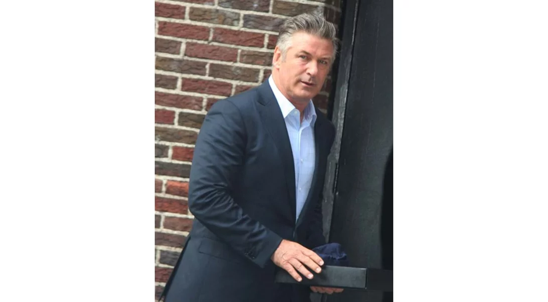 Νέες εξελίξεις στην υπόθεση του Alec Baldwin | Κατατέθηκε μήνυση εναντίον του για τον πυροβολισμό της Halyna Hutchins