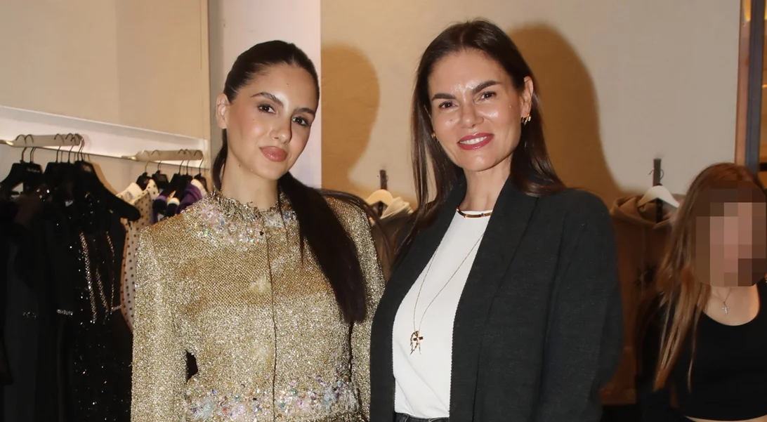 Η Μιράντα Πατέρα παίζει στη βεράντα με τον Βασίλη Αργυρό | Τα matchy matchy σύνολα