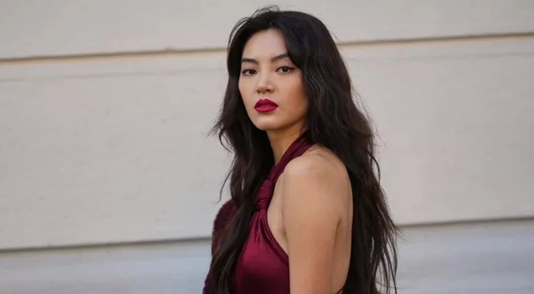 Μακιγιάζ μετά τα 50 | 5 προϊόντα που δεν πρέπει να παραλείψεις στα festive looks σου