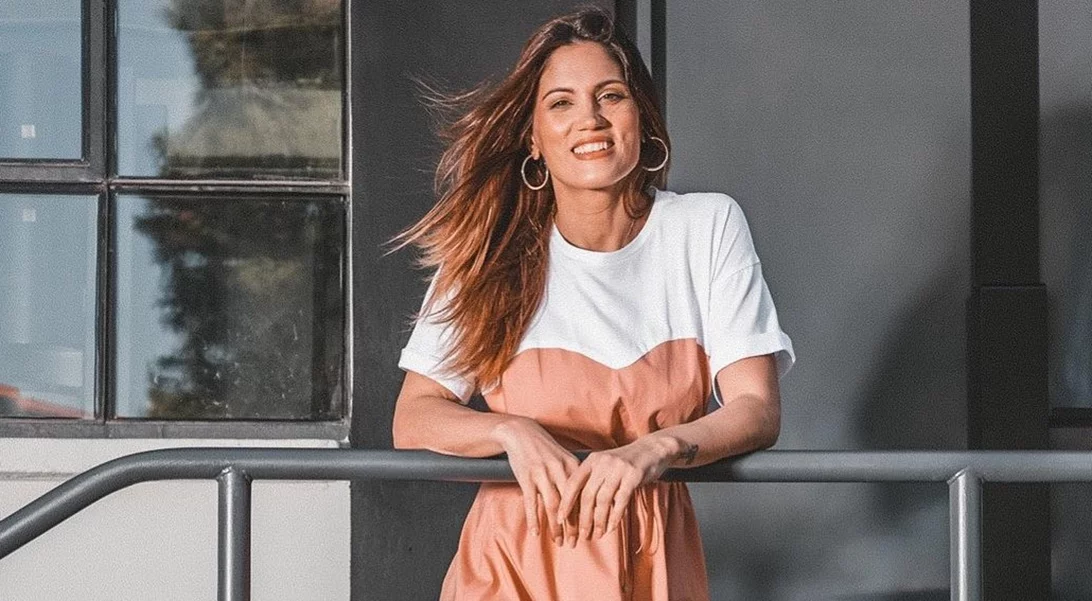 Βαρέθηκες το κλασικό γαλλικό μανικιούρ; Η Μαίρη Συνατσάκη έχει την πιο cool εναλλακτική ιδέα