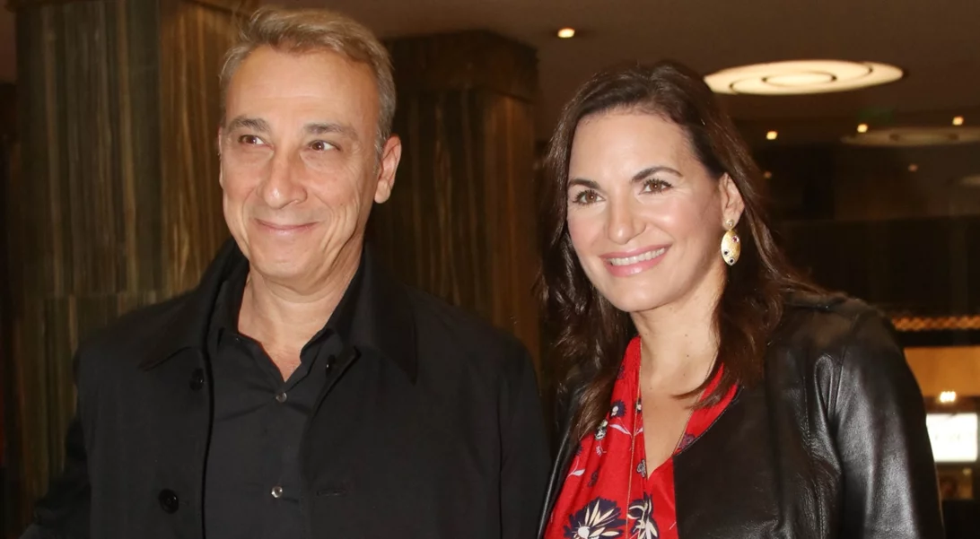 Όλγα Κεφαλογιάννη | Με κόκκινο φόρεμα στην πρώτη δημόσια εμφάνιση μετά τη γέννηση των διδύμων