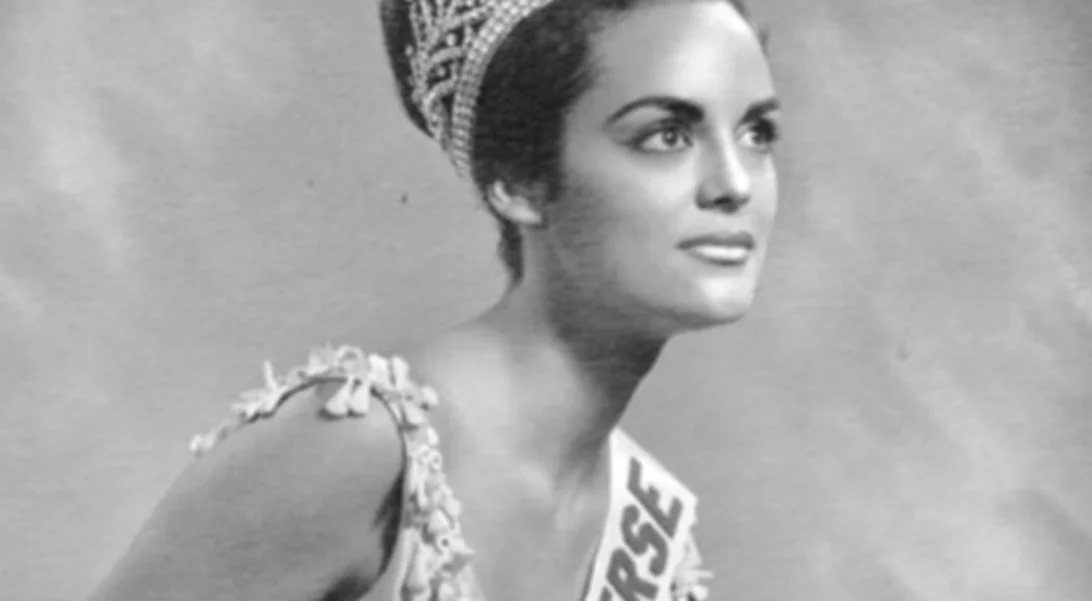 Τα ωραιότερα πόδια του κόσμου φορούν κάλτσες Μπέρκσάιρ