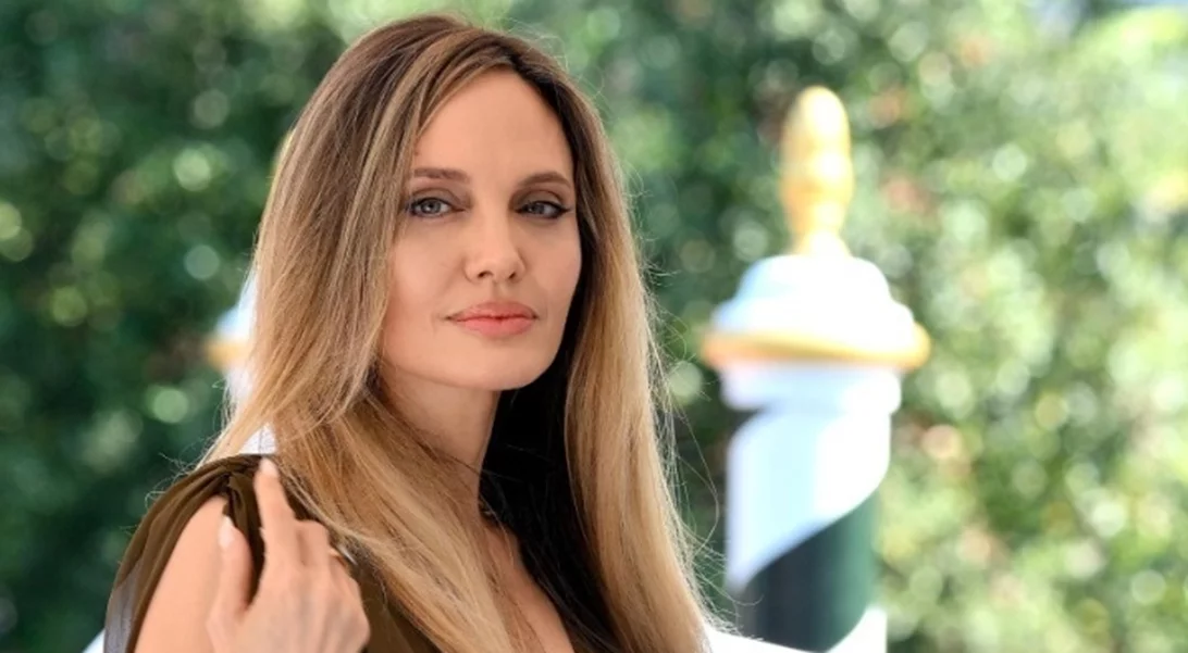 Η νέα ταινία της Αngelina Jolie "Anxious People" με τον Jason Segel