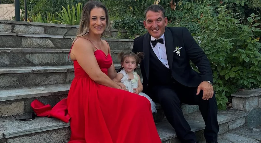 Πύρρος Δήμας & Αφροδίτη Σκαφίδα | Στα χιόνια με την 1,5 έτους κόρη τους, Ελευθερία