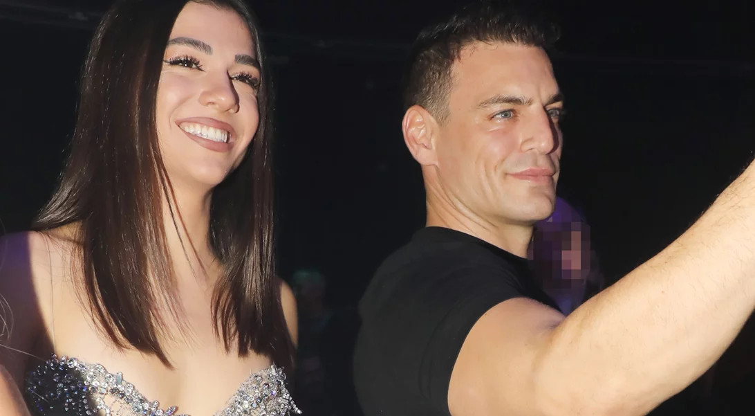 Μελίνα Νικολαΐδη & Δημήτρης Φιντιρίκος | Τα στιγμιότυπα όλο αγάπη στην πρεμιέρα της Δέσποινας Βανδή