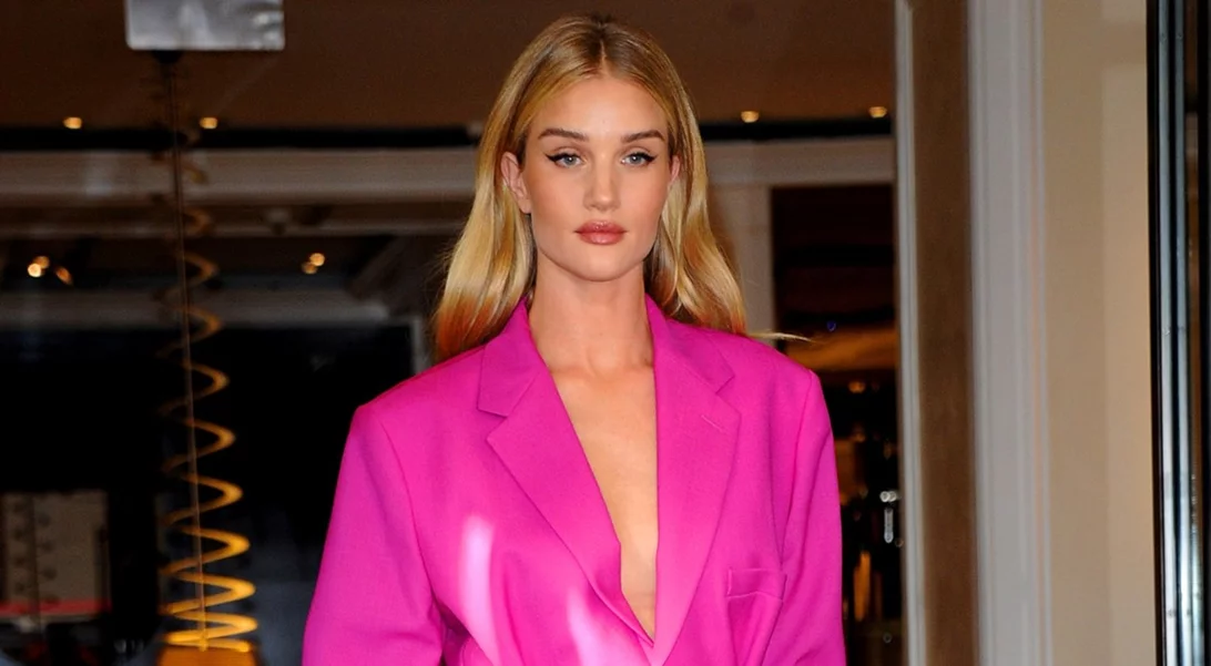 Η Rosie Huntington-Whiteley απολαμβάνει την εγκυμοσύνη της με τον πιο stylish τρόπο