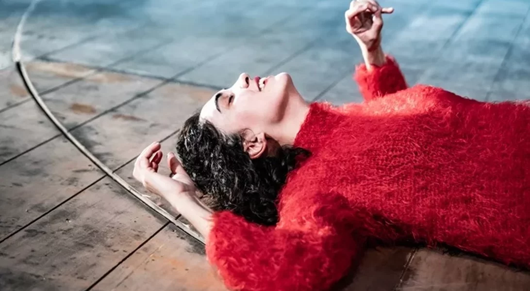 Η Ανθή Ευστρατιάδου αφιερώνει ένα ποίημα στην Hedda Gabler