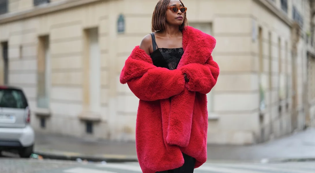 Γιορτινό ντύσιμο 2025 | 5 πολύ απλά αλλά κομψά φορέματα για τις γιορτινές σας εμφανίσεις