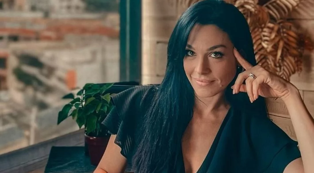 Ιωάννα Τριανταφυλλίδου | Έφτιαξε μελομακάρονα (για πρώτη φορά) - H σπάνια εικόνα από το σπίτι της