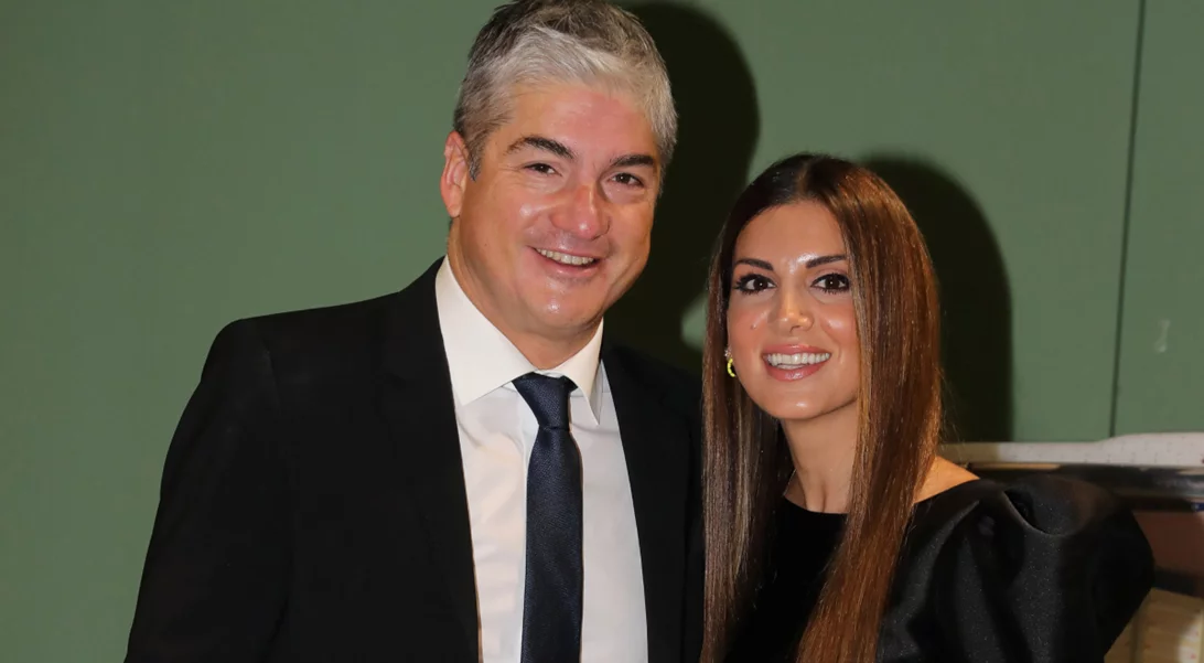 Θέμης Σοφός | Η σπάνια ερωτική εξομολόγηση για τη Σταματίνα Τσιμτσιλή