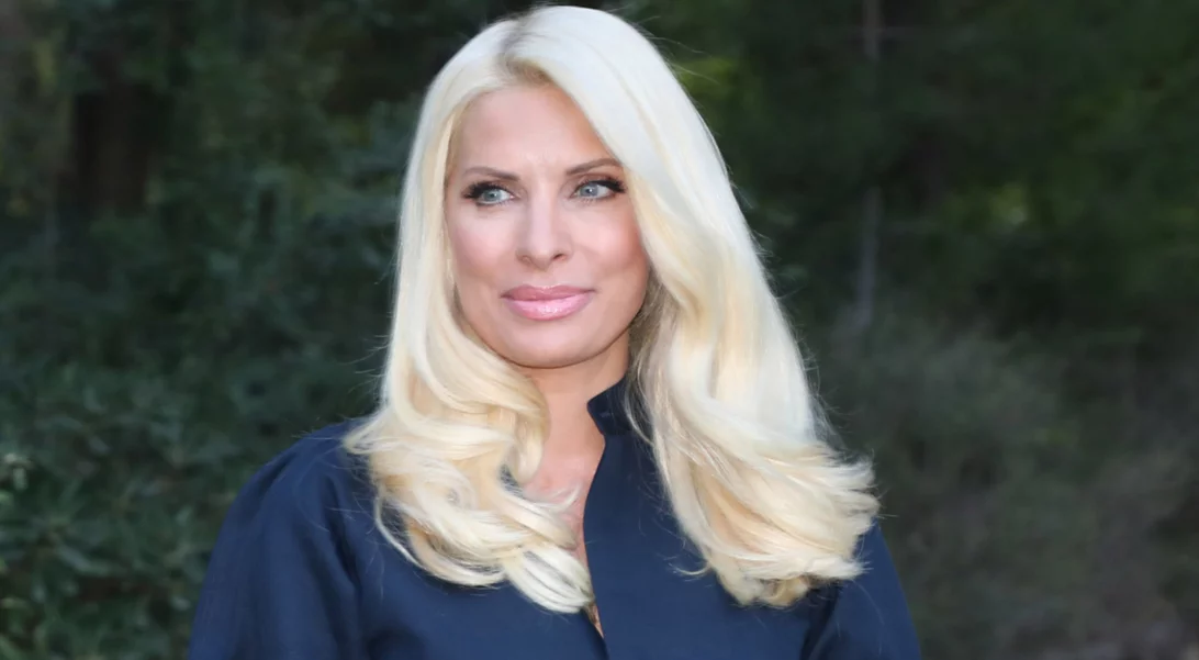 Celebrity News | H επίθεση τηλεθέατριας στην Ελένη, ο Μπόμπαινας, η επιστροφή της Καγιά στο GNTM και η συμβουλή του πατέρα της Καινούργιου