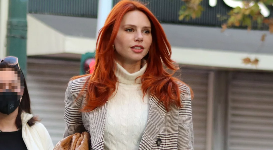 Έβελυν Καζαντζόγλου | Σου δείχνει τον uber chic τρόπο για να φορέσεις over the knee μπότες με jeans