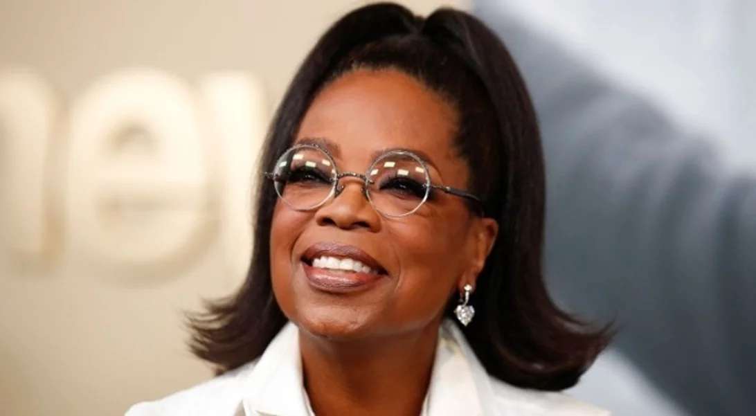 Η Oprah Winfrey επαινεί την απόφαση της Αυστραλίας να απαγορεύσει τα μέσα κοινωνικής δικτύωσης για τα παιδιά