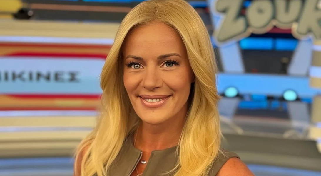 Η Ζέτα Μακρυπούλια με το ελαστικό τοπ από τη Zara που θα βρεις τώρα σε έκπτωση